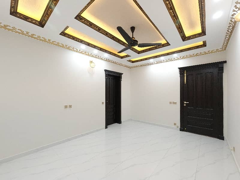 1 Kanal Spacious House Available In G-13/2 For sale 36