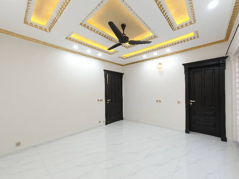 1 Kanal Spacious House Available In G-13/2 For sale 37