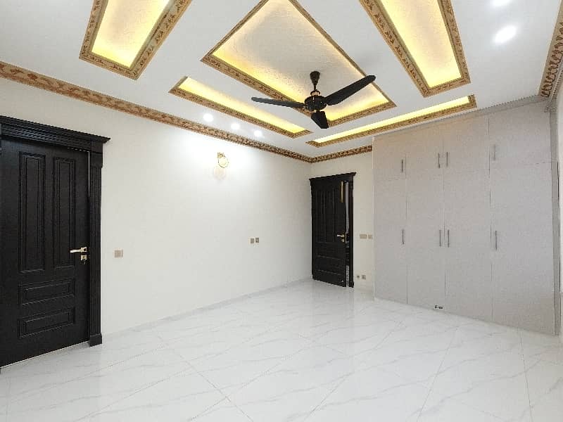 1 Kanal Spacious House Available In G-13/2 For sale 40