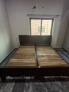 6x4 wooden bed, 4pcs available.