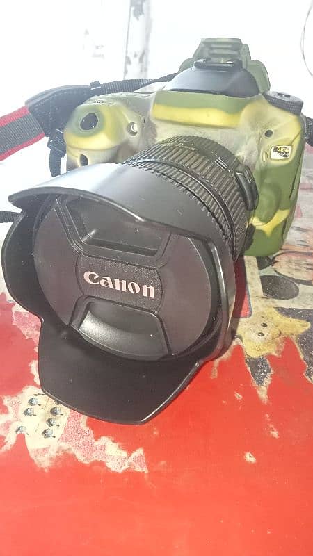 canon 70d with 2 battery charger 2