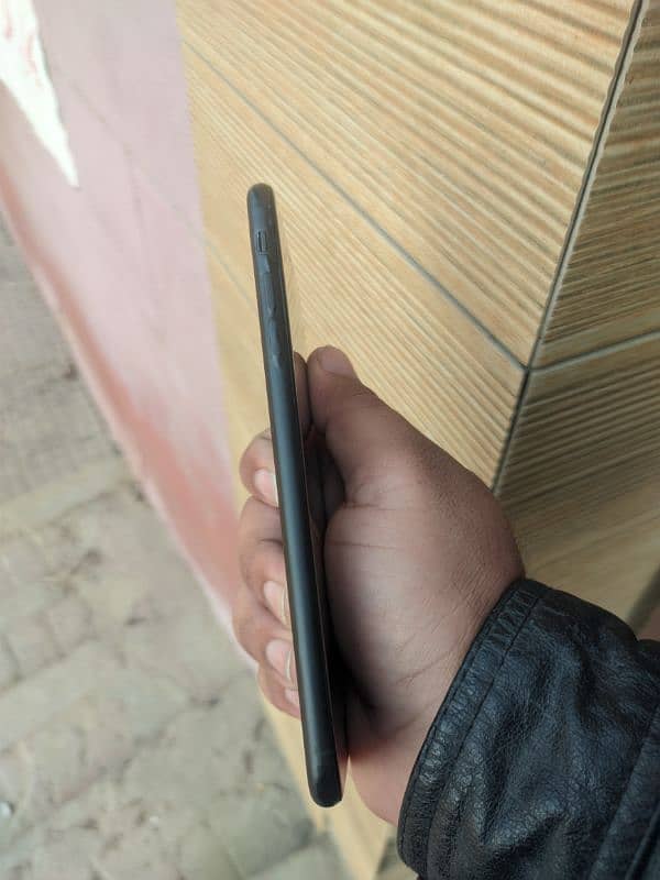 iphone 7 plus 10/10 Condition Non PTA 6