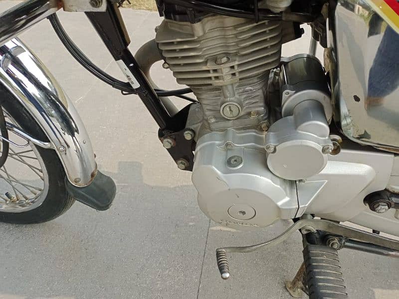 Honda CG 125 Self-Start 2022 Model – A Reliable and Powerful Ride 1