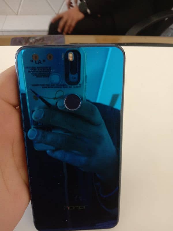 Phone for sale huwai honor 8 3