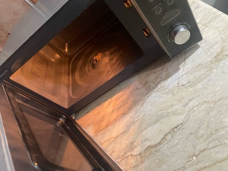 Slightly used microwave 4