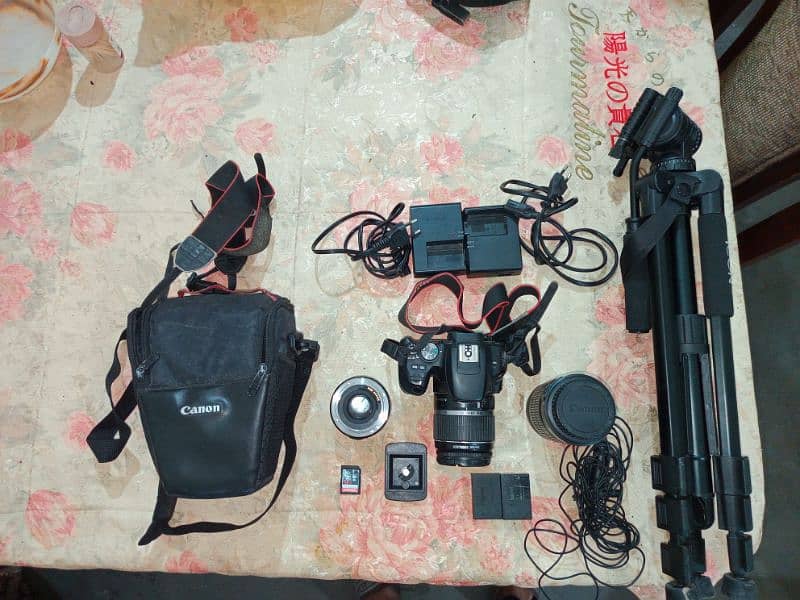 cannon 200 D condition 10/9 with all accessories 8