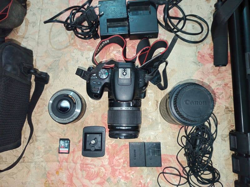 cannon 200 D condition 10/9 with all accessories 9