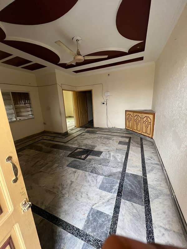 FAMILY APPARTMENT FOR RENT LOCATION AYUB COLONY 5