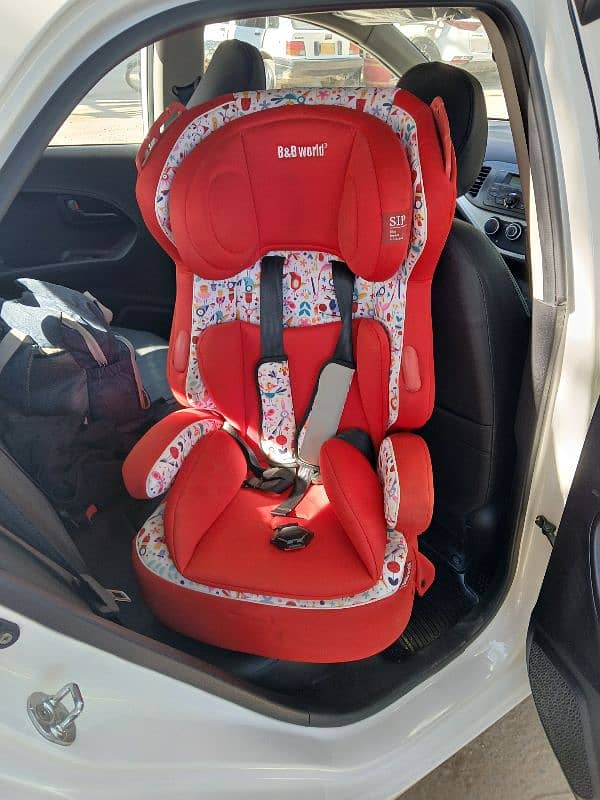 car seat 0