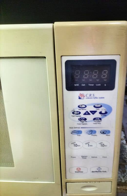 Dawlance microwave oven 100٪ working 10/10 condition 1