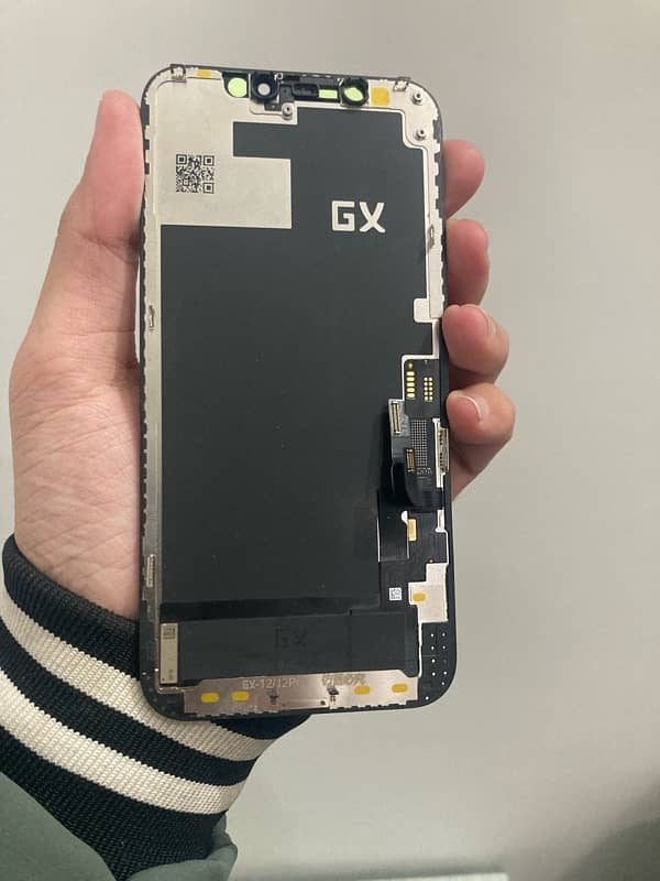 iphone 12 and 12 pro panel 3