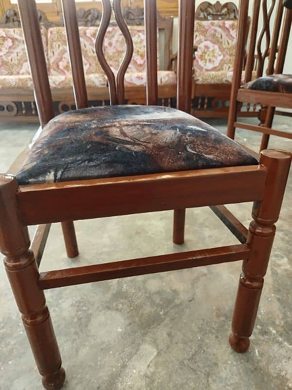 One round Dinning Table and 6 chairs 2