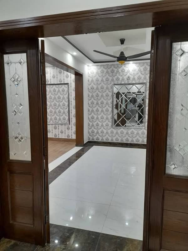 1 kanal upper portion available for rent in Velencia housing society Lahore 12