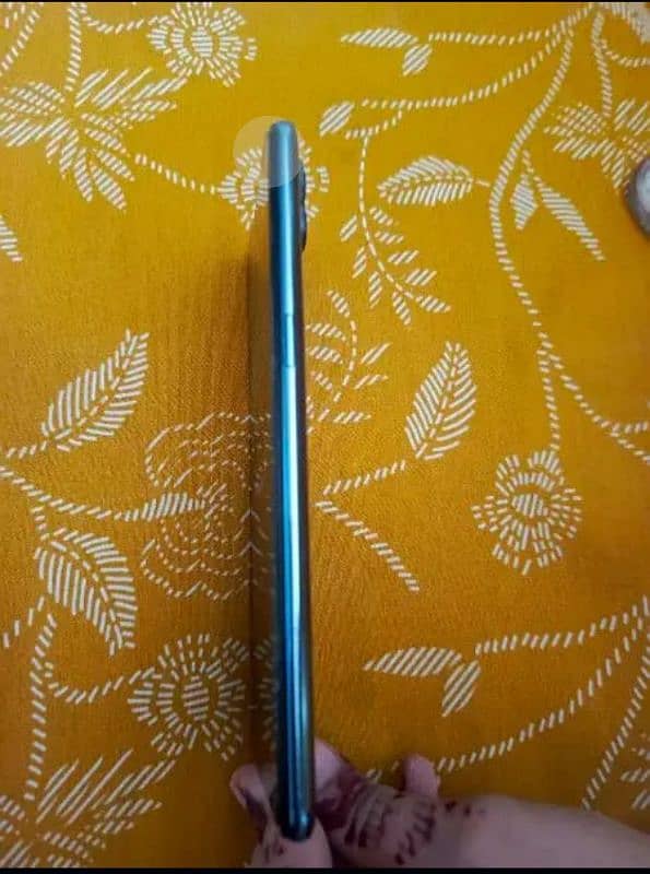 oppo f17 pro      New condition.    RAM/ROM 8/128 2