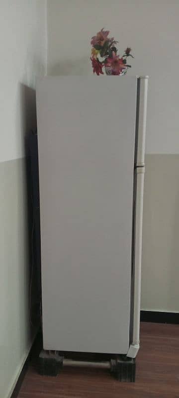 Dawlance Refrigerator medium size 4