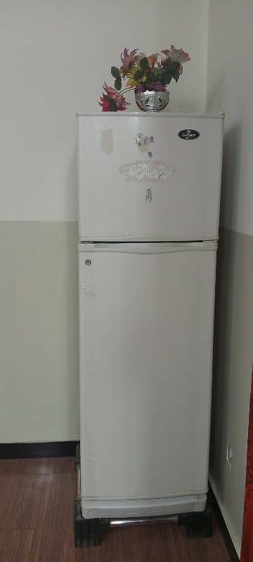 Dawlance Refrigerator medium size 5