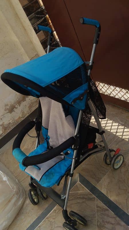 STROLLER JUST LIKE NEW 0