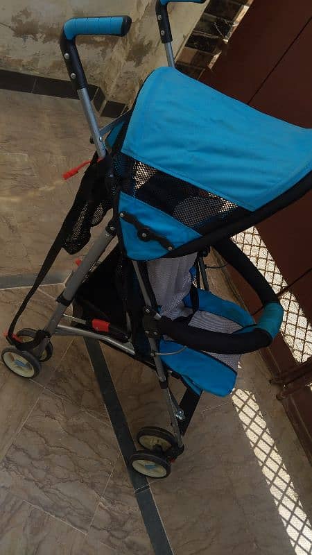 STROLLER JUST LIKE NEW 2