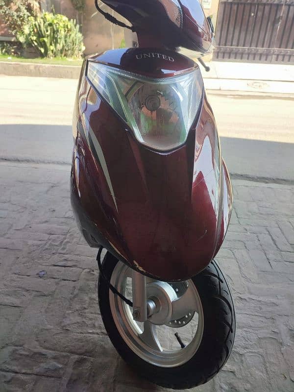 Scooty 100cc 1