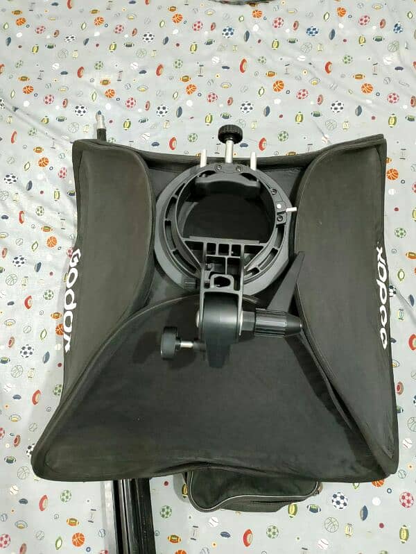 apkina flesh & godox folding softbox 60×60+ stand good condition 0