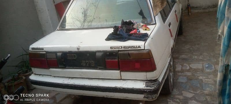 Toyota corolla gl saloon 1986 model total genuine  call 03280605356 14