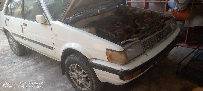 Toyota corolla gl saloon 1986 model total genuine  call 03280605356 16