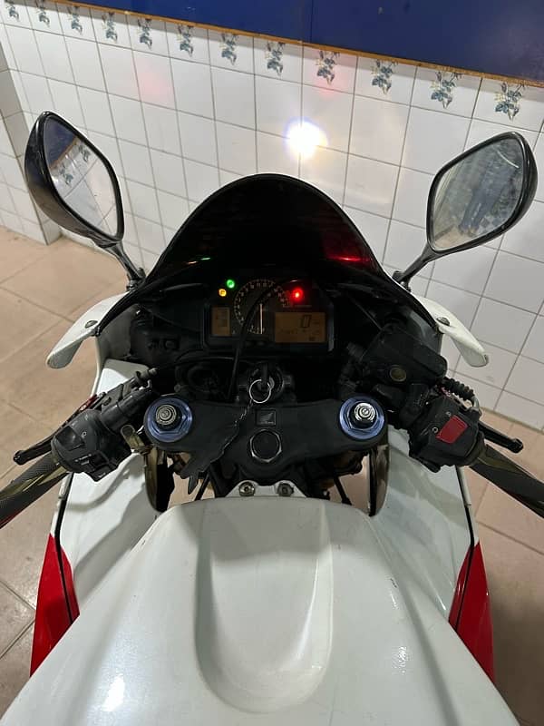 Honda CBR600 fireblade 4