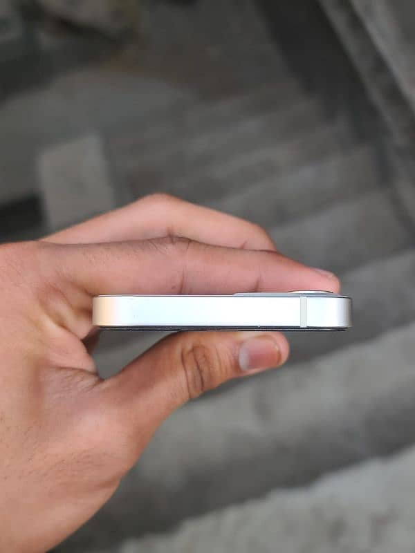 iphone 12 mini. . . 64 gb memory 5