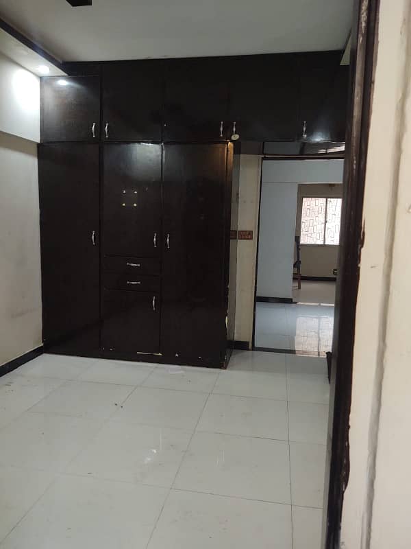 two bed dd leased apartment for sale in johar 1