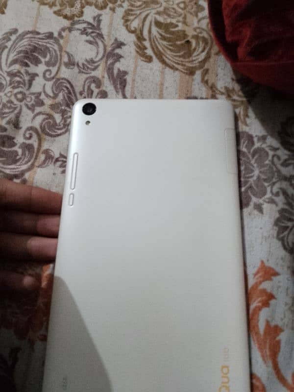 qua tab for sale white colour 0