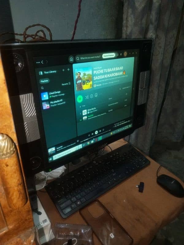 LCD  Haa PC Ky liya b use hoskti haa cable b use karskty haan 2