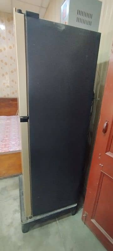 dawlance refrigerator in good condition one year used 1