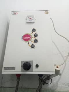 Deluxe 15 litre electric geaser for sale