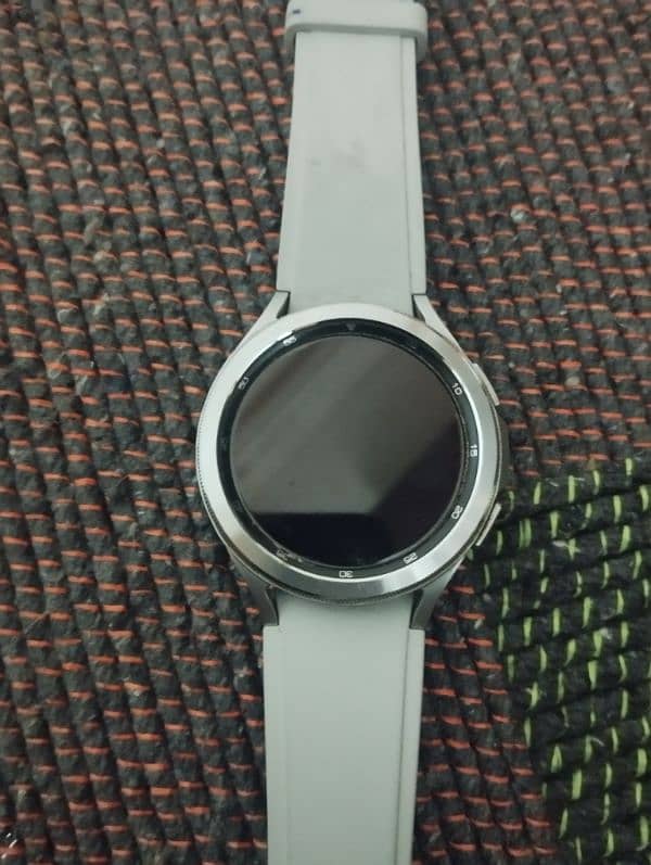 Samsung Galaxy Watch 4 Classic 0