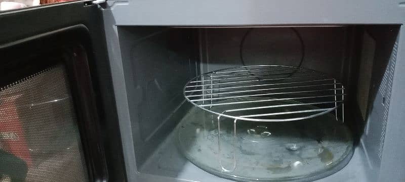 Haier grill and convection microwave oven 2