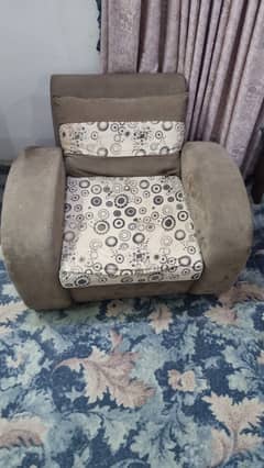 Slightly used Sofa Set with side and main tables