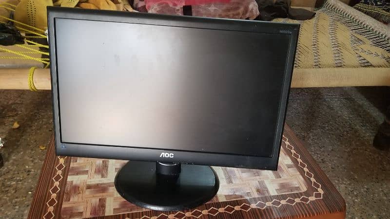 AOC n950Sw - LCD monitor - 18.5" 0