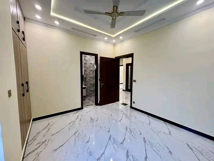 REGISTRY INTIQAL BEAUTIFUL HOUSE FOR SALE AVAILABLE 5