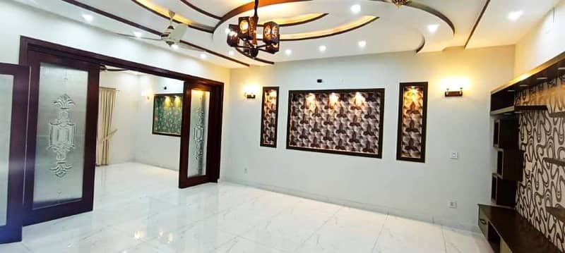 10 Marla House For Rent In Bahria Town Lahore. 4