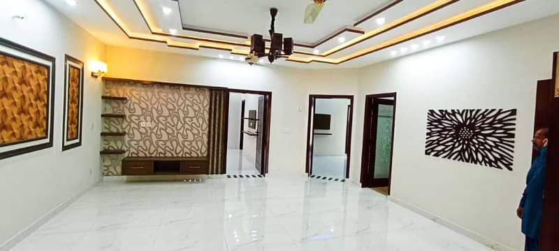 10 Marla House For Rent In Bahria Town Lahore. 5