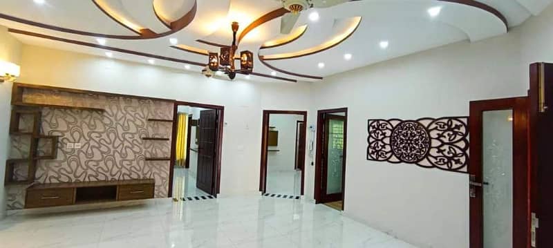 10 Marla House For Rent In Bahria Town Lahore. 22