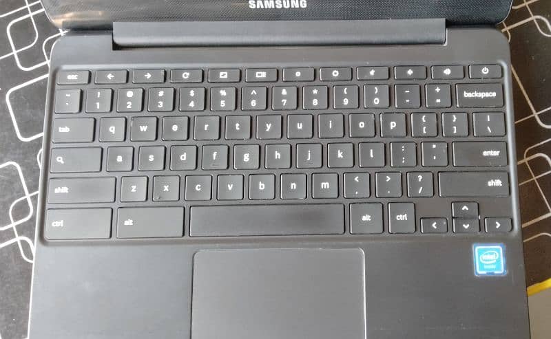 Samsung Chromebook 500C|2/16GB|1.6 GHz|11.6"|5+ hours battery Timing 3