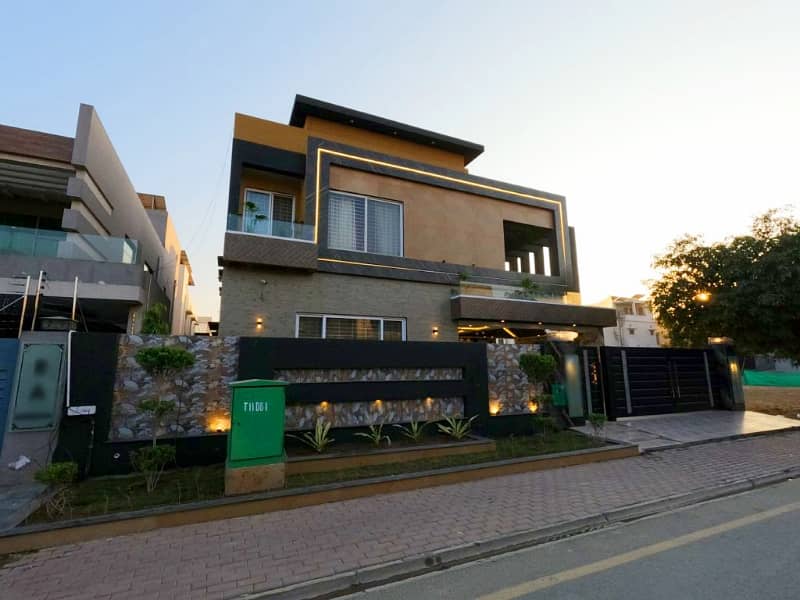 Ideally Located House Of 1 Kanal Is Available For sale In Lahore 3