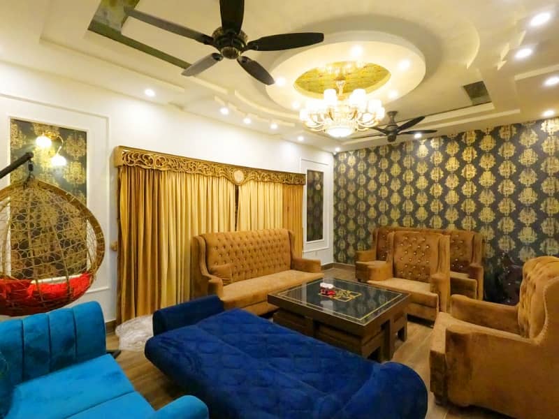 Ideally Located House Of 1 Kanal Is Available For sale In Lahore 6