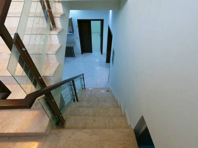 Ideally Located House Of 1 Kanal Is Available For sale In Lahore 18