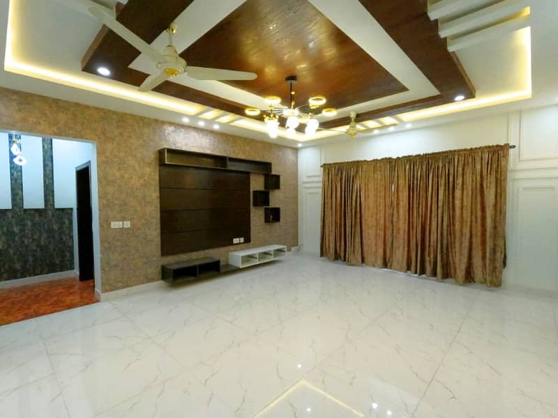 Ideally Located House Of 1 Kanal Is Available For sale In Lahore 26