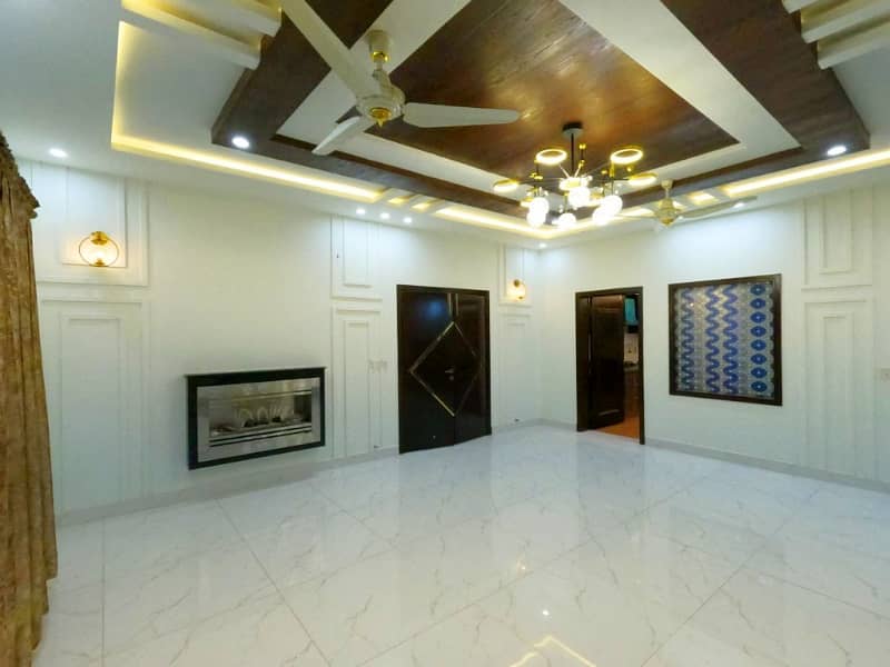 Ideally Located House Of 1 Kanal Is Available For sale In Lahore 27