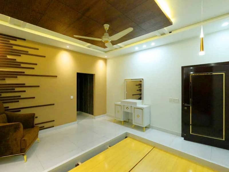 Ideally Located House Of 1 Kanal Is Available For sale In Lahore 30