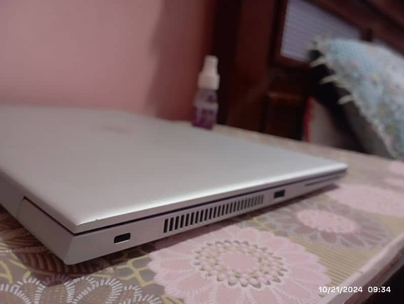 HP elitebook 840 G5 / i5 8th generation/ 8gb ram / 256 ssd 3