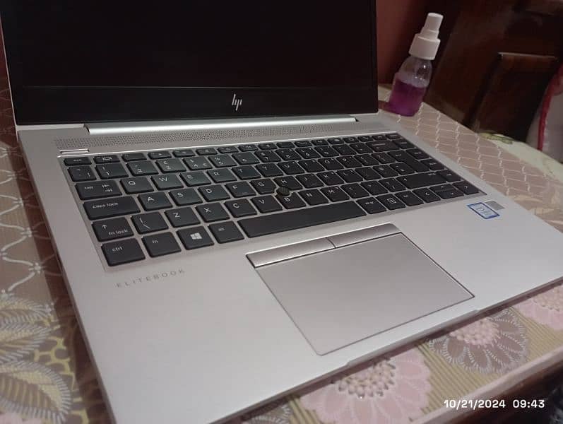 HP elitebook 840 G5 / i5 8th generation/ 8gb ram / 256 ssd 5